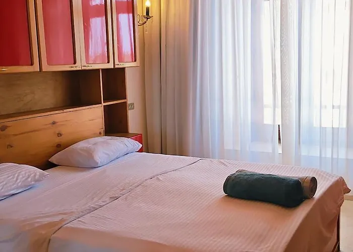 West Golf 2bedroom شقة *